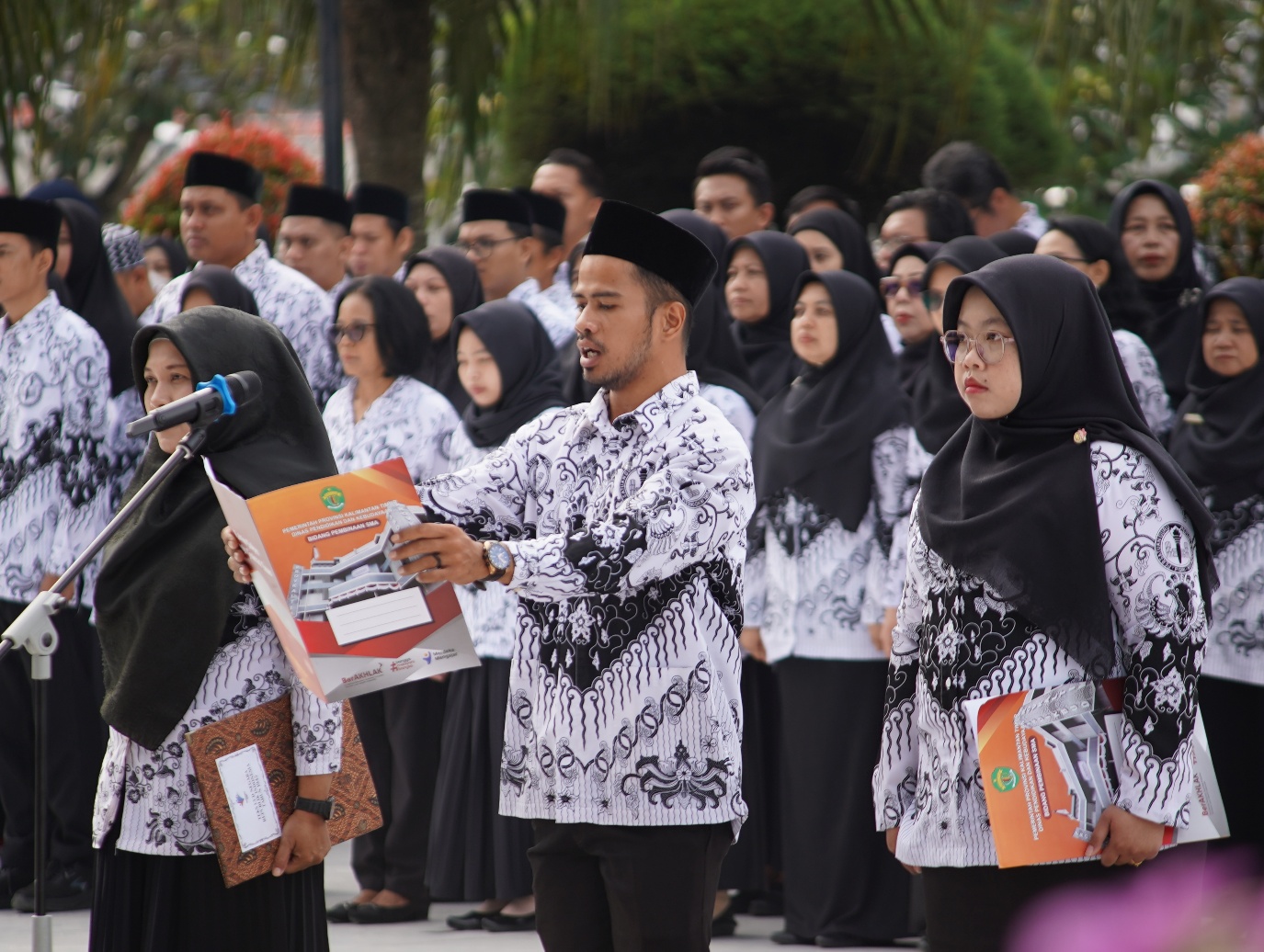 UPACARA PERINGATAN HARI GURU NASIONAL 2025