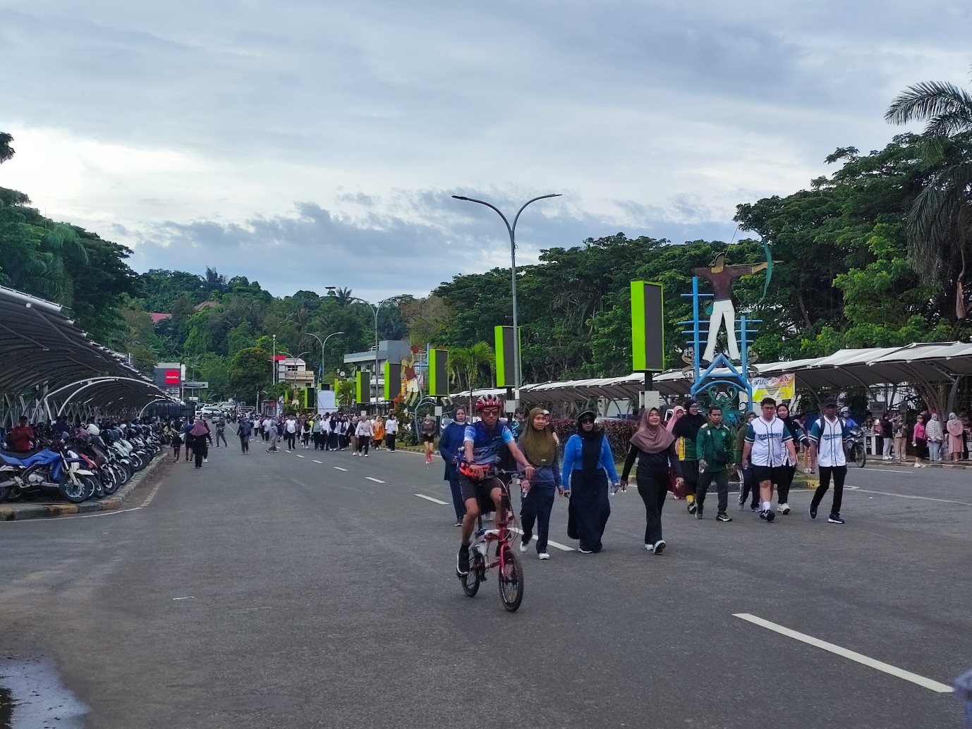 JALAN SEHAT HUT KE-54 KORPRI