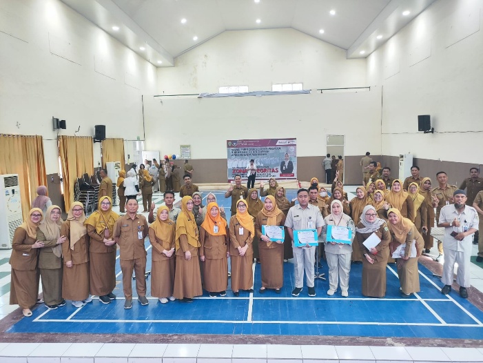 Penyerahan Penghargaan Best Employee TW I Tahun 2026 dalam Apel Pagi